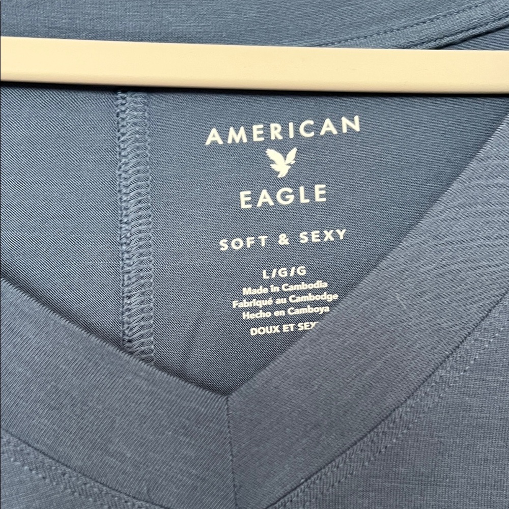 American Eagle Outfitters Women's Deep Blue V-Neck Tee - Picture 2 of 4